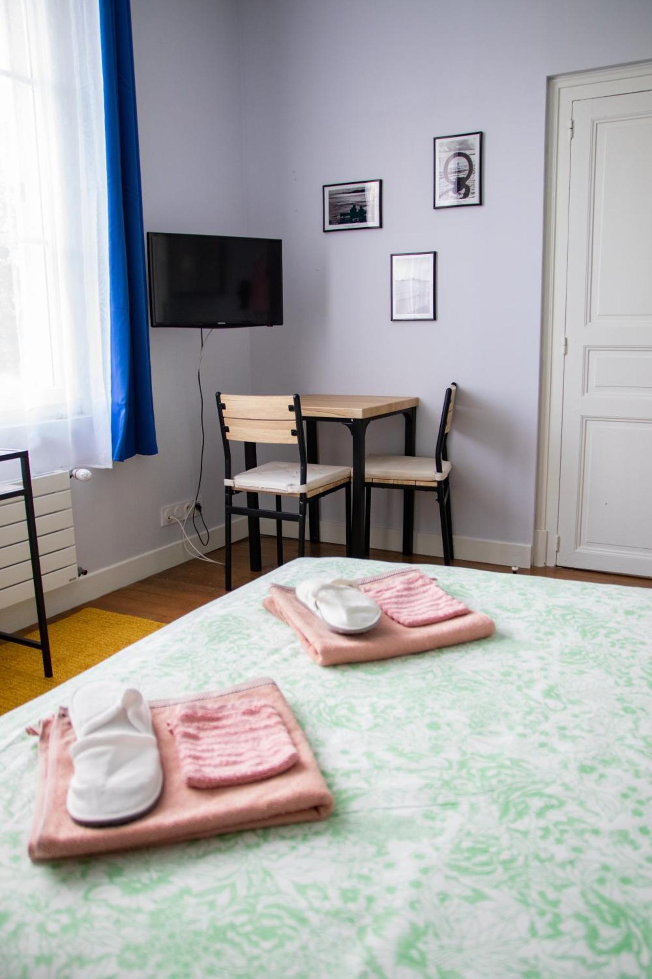 Hotel Les Tourterelles Vendôme Habitación foto