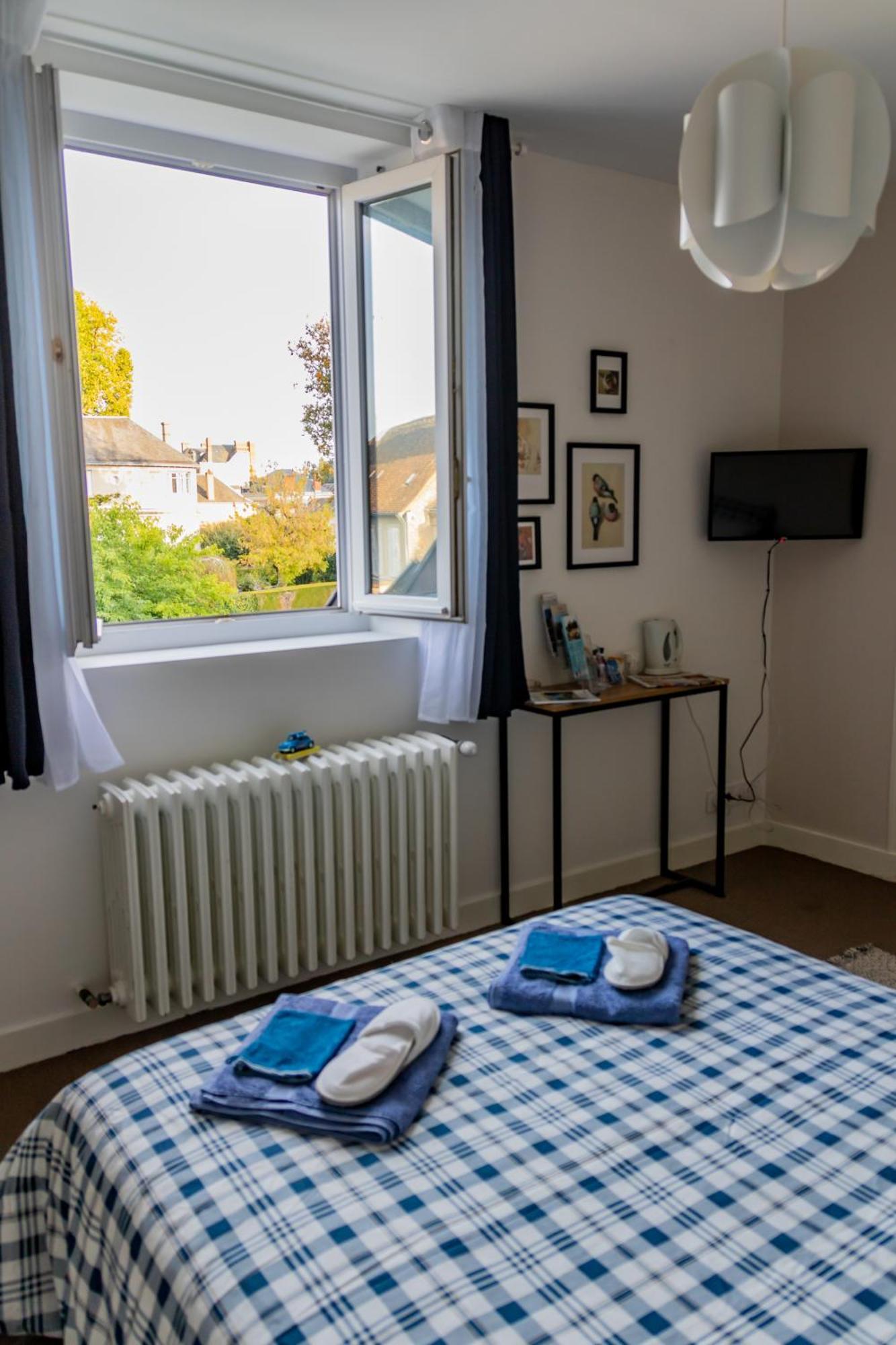 Hotel Les Tourterelles Vendôme Habitación foto