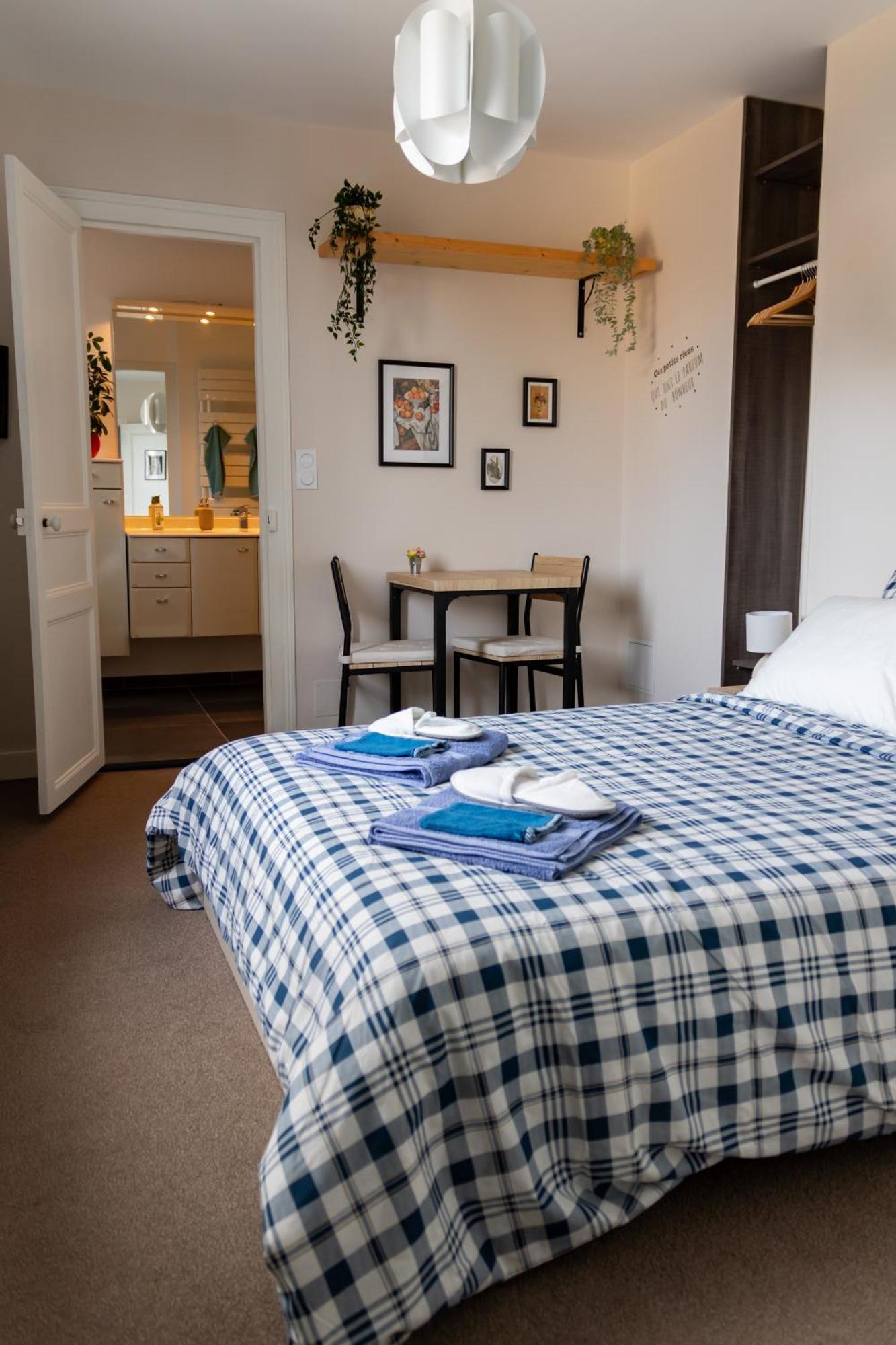Hotel Les Tourterelles Vendôme Habitación foto